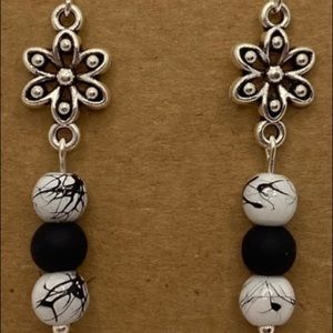 Floral Pendent with Black and White Marble | Drop Earrings